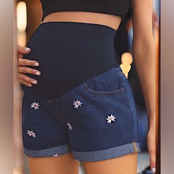 2 pair Maternity Jean shorts l Light denim l Dark denim daisy l XXL l EUC - Picture 3 of 8